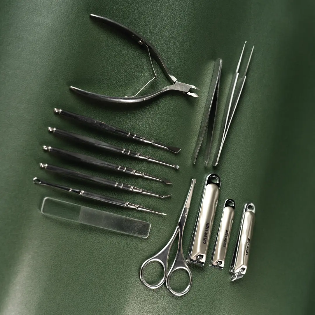 Green Lion 13 in 1 Manicure Kit - Brown (3)